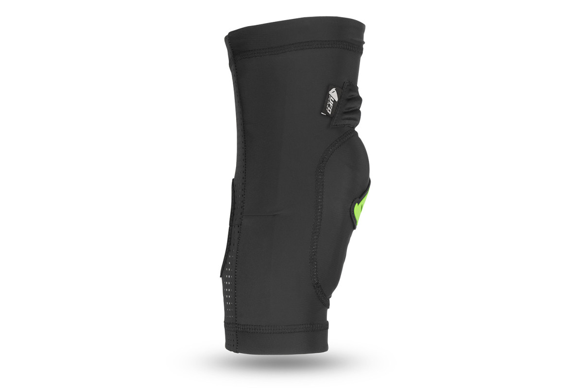 M33 knee pads for kids in elastic material and internal memory effect protections